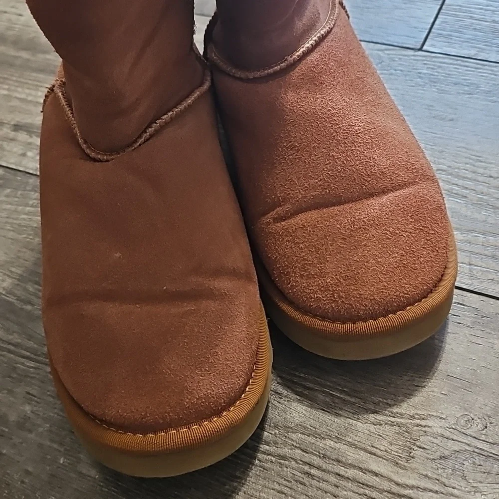UGG Classic Short  Seude Boots